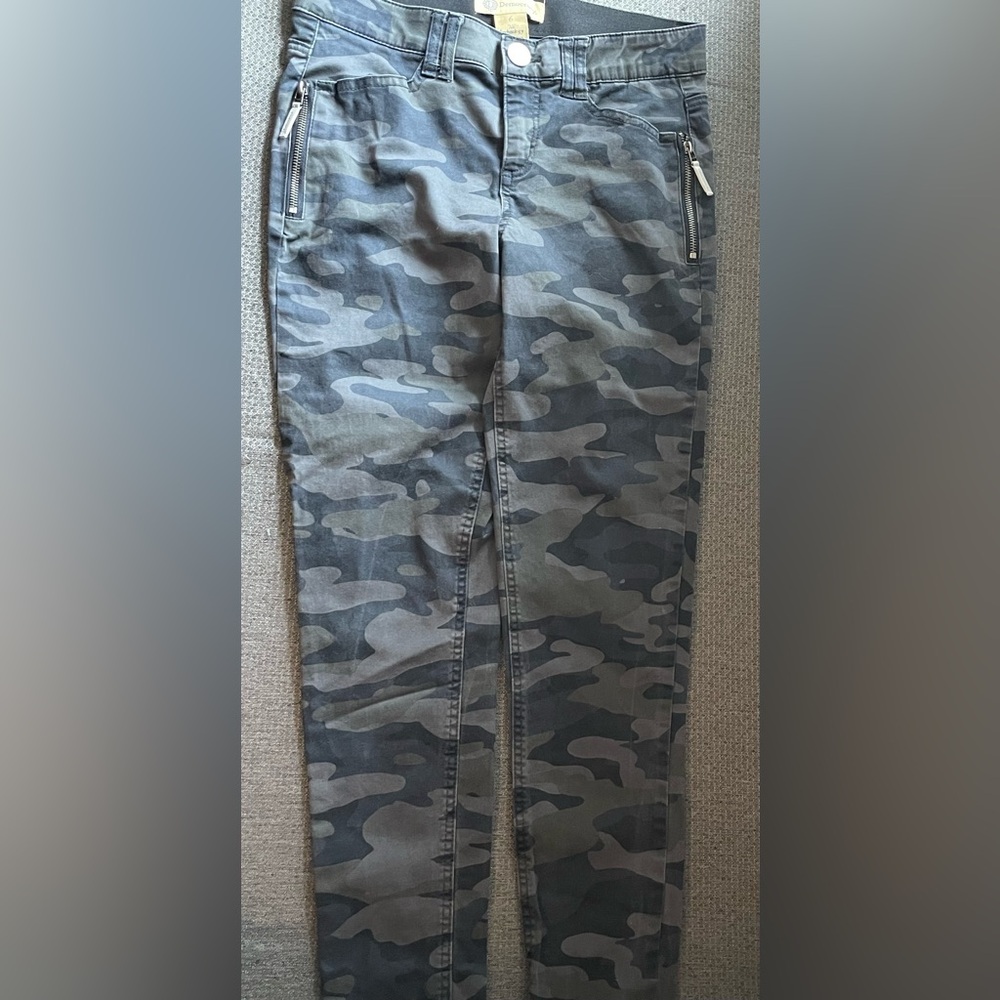 NWOT Democracy Pants Absolution Ab Tech Gray Camo Skinny Sz 6